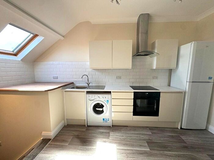 2 Bedroom Flat To Rent In Poole Road, Poole, Dorset, BH12