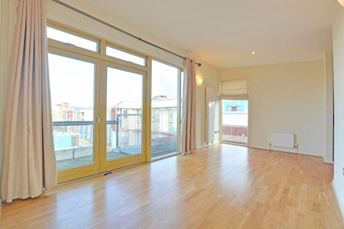 1 Bedroom Flat To Rent In Cotterell Court, Hop Street, Greenwich, London, SE10