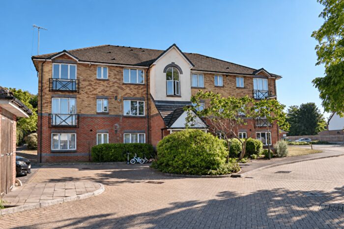 2 Bedroom Apartment To Rent In Parry Drive, Weybridge, KT13