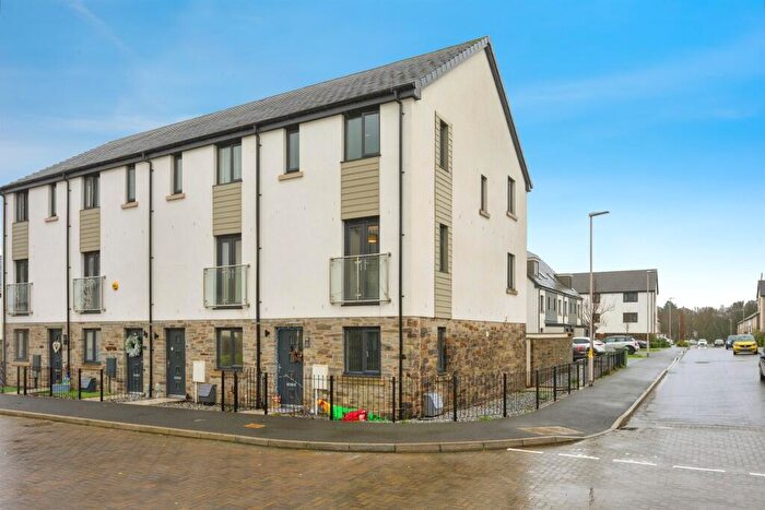 3 Bedroom End Of Terrace House For Sale In Blakeney Road, Plymouth, PL9