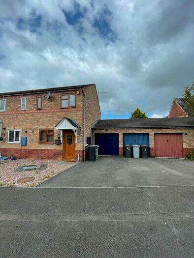 2 Bedroom Mews To Rent In Probert Close, Crewe, CW2