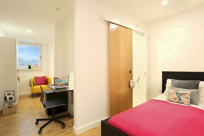 Studio To Rent In The Midway, Newcastle-Under-Lyme, ST5