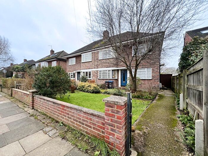 2 Bedroom Maisonette To Rent In Richmond Rd, London, SW20