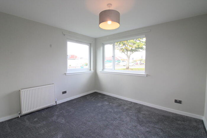 4 Bedroom House To Rent In Gleniffer Road, Renfrew, PA4