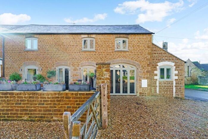 3 Bedroom Cottage To Rent In Duns Tew, OX25