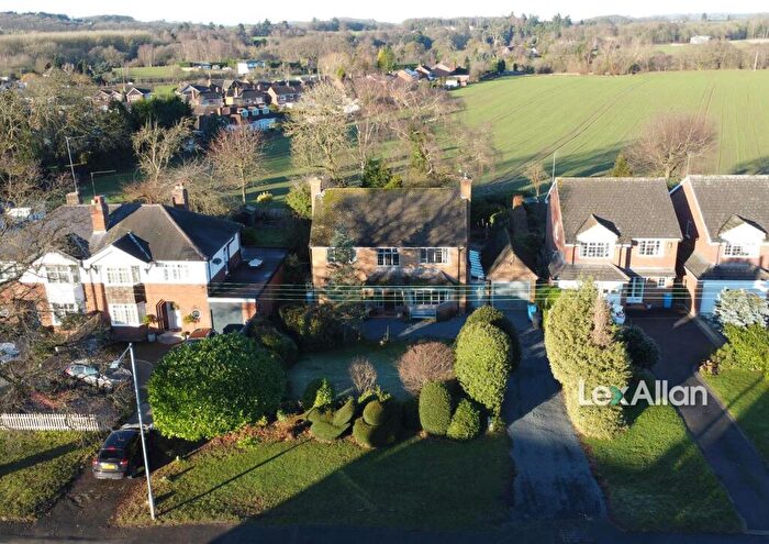 4 Bedroom Detached House For Sale In Bridgnorth Road, Stourton, DY7
