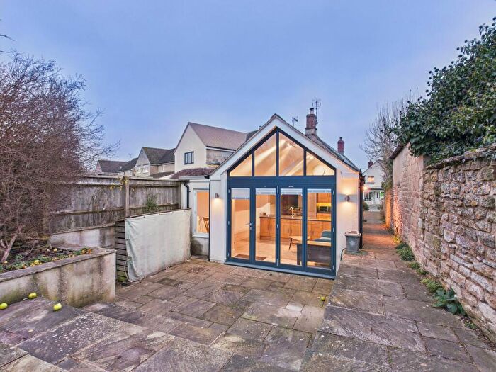 3 Bedroom Cottage For Sale In High Street, Milton-under-Wychwood, OX7