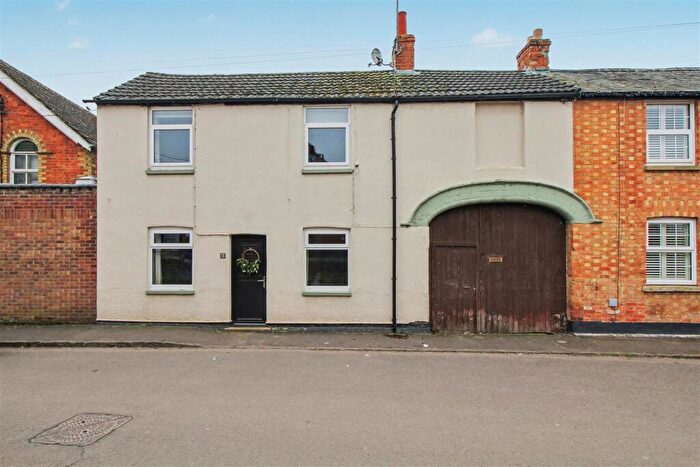 4 Bedroom Semi-Detached House For Sale In High Street, Ringstead, NN14