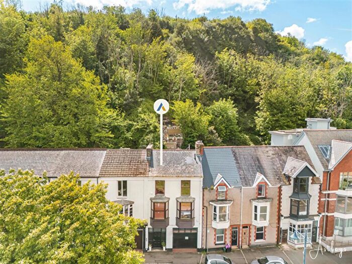 1 Bedroom Apartment For Sale In Mumbles Road, Mumbles, Swansea, City And County Of Swansea., SA3