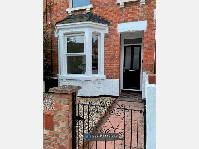 3 Bedroom Terraced House To Rent In Stafford Street, Swindon, SN1