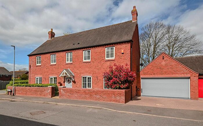 5 Bedroom House For Sale In Mellor Drive, Alrewas, DE13