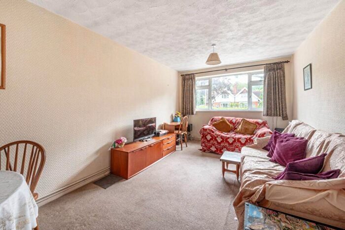 1 Bedroom Flat To Rent In Hammers Lane, Mill Hill, London, NW7