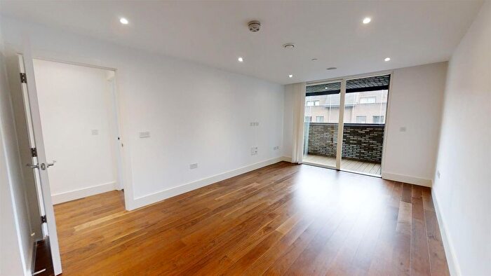 1 Bedroom Flat For Sale In Upper Richmond Road, London, Putney, SW15