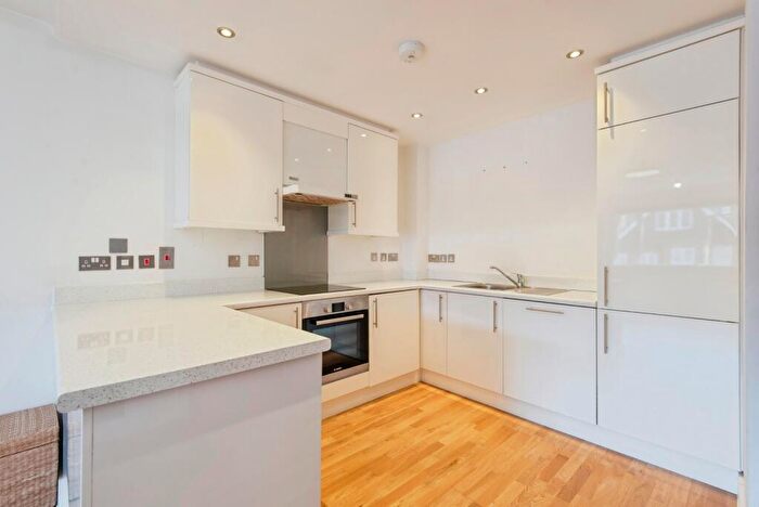 1 Bedroom Flat For Sale In Portmill Lane, Hitchin, Hertfordshire, SG5