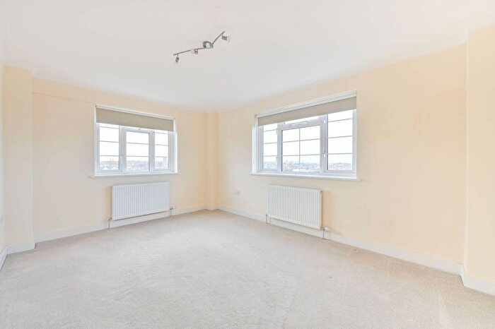 2 Bedroom Flat For Sale In Ashford Court, Gladstone Park, London, NW2