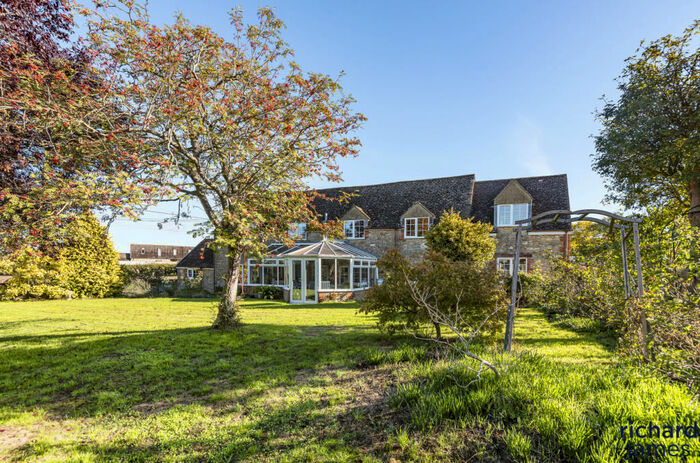 4 Bedroom Detached House For Sale In Bourton, Oxfordshire, SN6