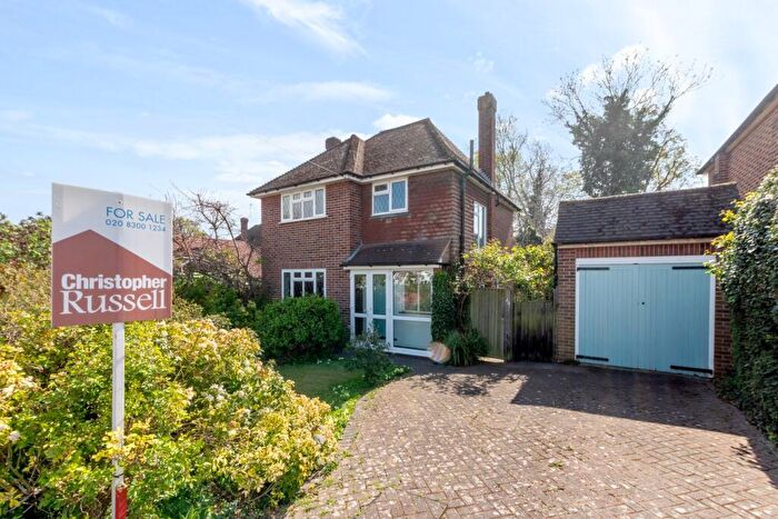 3 Bedroom Detached House For Sale In Birchwood Avenue, Sidcup, DA14