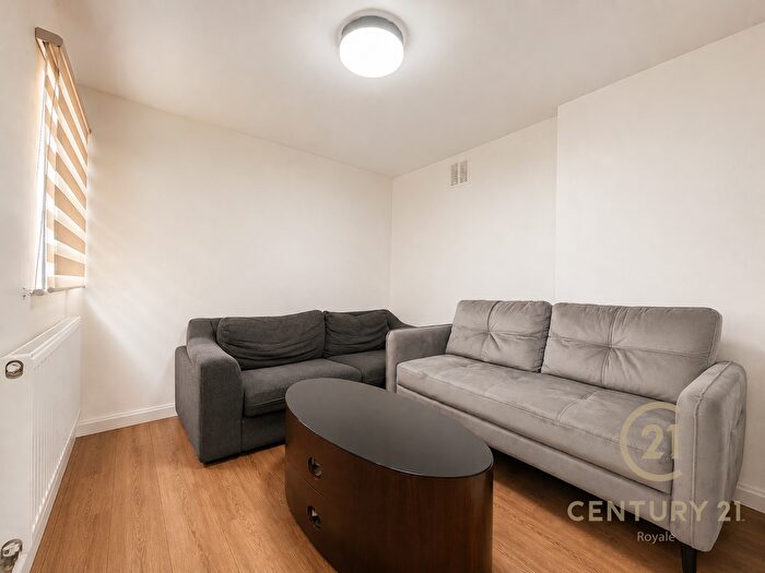 1 Bedroom Flat To Rent In Southsea Road, Kingston Upon Thames, KT1