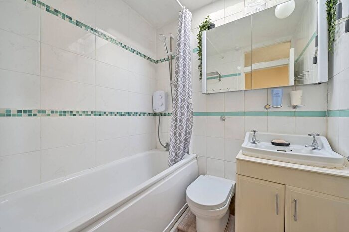 6 Bedroom Terraced House To Rent In Danebury Avenue, Roehampton, London, SW15