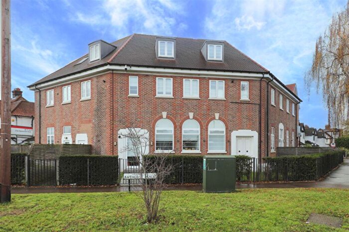 2 Bedroom Apartment For Sale In Grand Approach, Iver, SL0