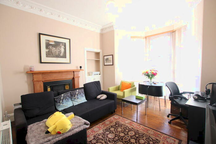 1 Bedroom Flat To Rent In Bellefield Avenue, West End, DD1