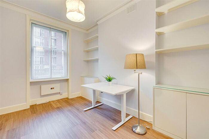 2 Bedroom Apartment To Rent In Fulham Road, London, SW10