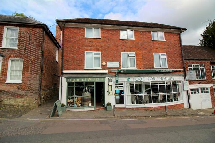 2 Bedroom Flat To Rent In The Green, Westerham, TN16