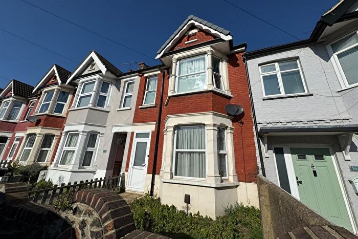 3 Bedroom Terraced House To Rent In Bedroom Terraced House In Southend On Sea, SS2