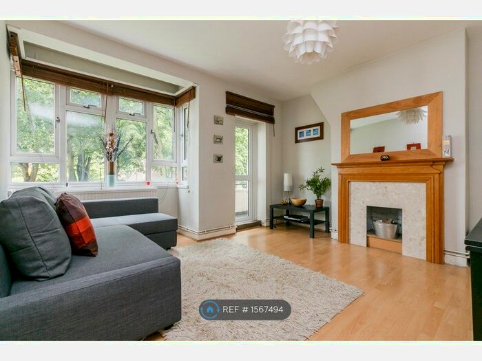 3 Bedroom Flat To Rent In Selby House, London, SW4