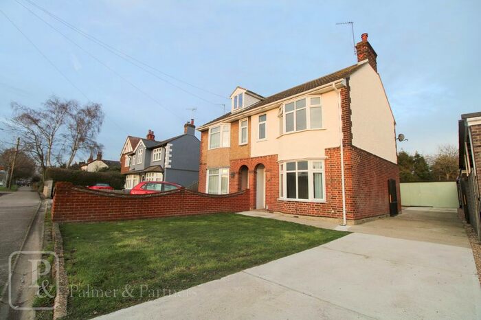 3 Bedroom Semi-Detached House To Rent In Ipswich Road, Colchester, Essex, CO4