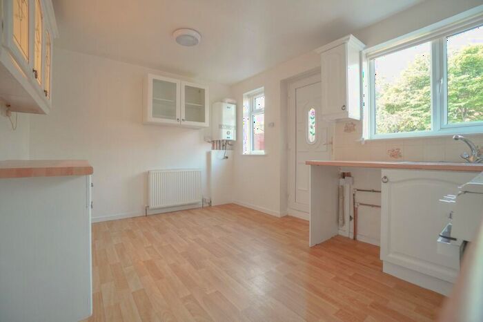 3 Bedroom Terraced House To Rent In Chapel Lane, Armley, Leeds, LS12