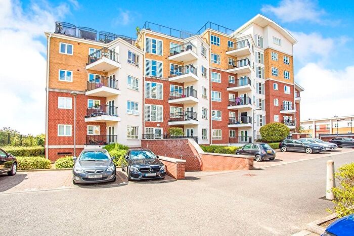 2 Bedroom Flat To Rent In The Gateway, Watford, Hertfordshire, WD18