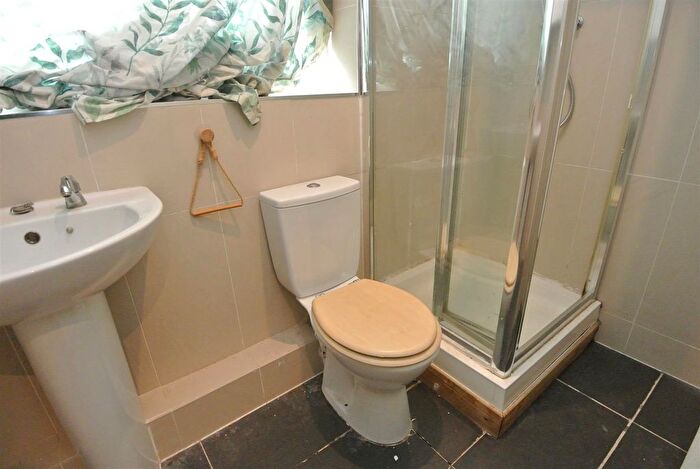 1 Bedroom Detached Bungalow To Rent In Rosemary Lane, Egham, TW20