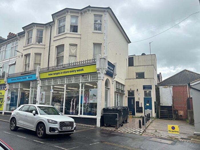 2 Bedroom Flat For Sale In St Leonards Road, Bexhill-On-Sea, TN40