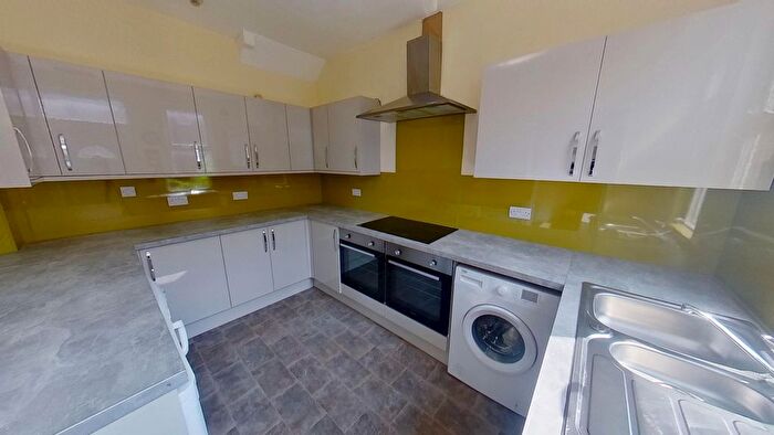 5 Bedroom Terraced House To Rent In Norville Terrace, Headingley, Leeds, LS6