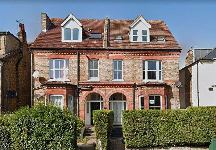 1 Bedroom Flat To Rent In Lewin Road, London, SW16