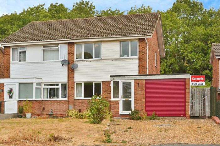 3 Bedroom Semi-Detached House For Sale In Blackdown, Fullers Slade, Milton Keynes, MK11