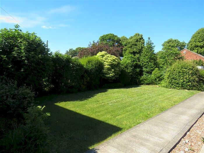 3 Bedroom House To Rent In Vicarage Way, Arksey, Doncaster, DN5