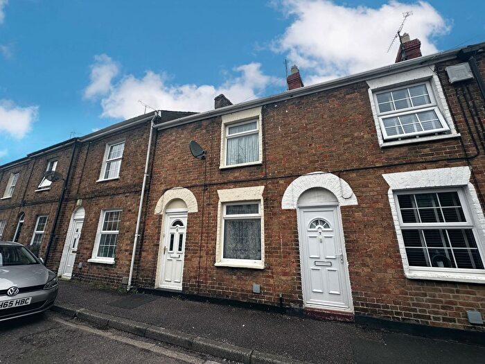 2 Bedroom Terraced House To Rent In Westgate Street, Taunton, TA1