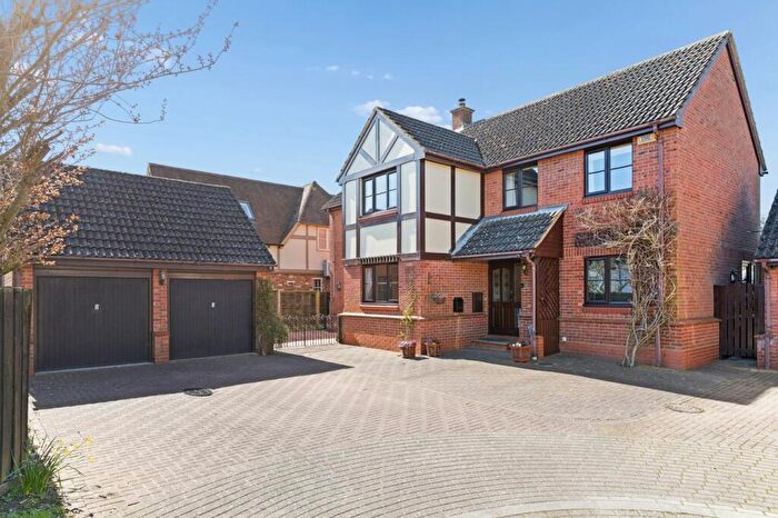 5 Bedroom Detached House For Sale In The Maynards, Broom, Biggleswade, SG18