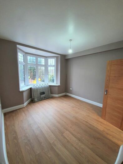 3 Bedroom Flat To Rent In Fox Lane, London, N13