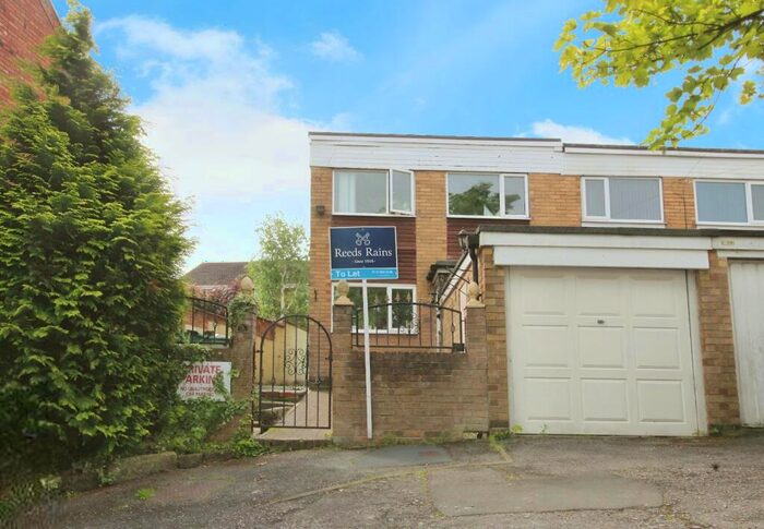 3 Bedroom End Of Terrace House To Rent In Commercial Street, Rothwell, Leeds, West Yorkshire, LS26