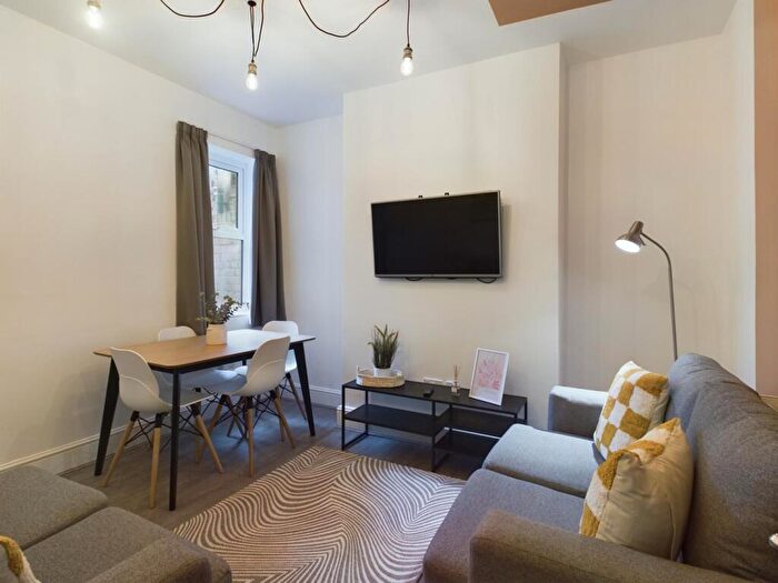 4 Bedroom House To Rent In Adelaide Road, Liverpool, L7