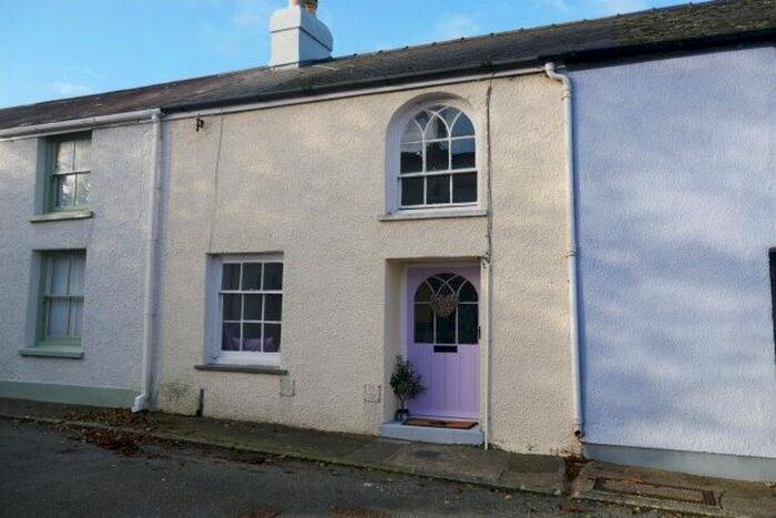 2 Bedroom Property To Rent In Kensington Street, Fishguard, SA65