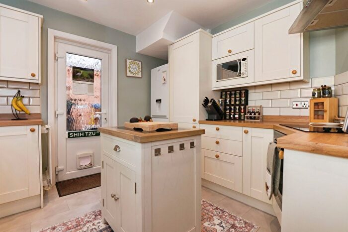 2 Bedroom Semi-Detached House For Sale In Dale Valley Road, Southampton, SO16