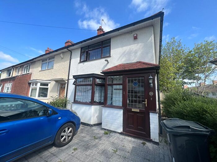3 Bedroom House To Rent In Bromwall Road, Birmingham, B13