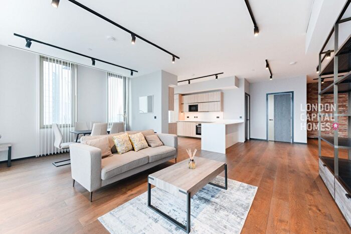 3 Bedroom Flat To Rent In Stage Apartments, Hewett Street, London, EC2A