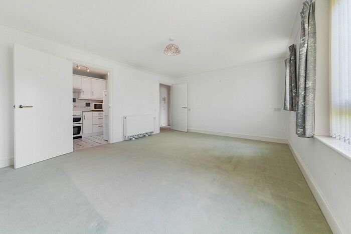 1 Bedroom Flat To Rent In Greville Court, Greville Park Road, Ashtead, Surrey, KT21