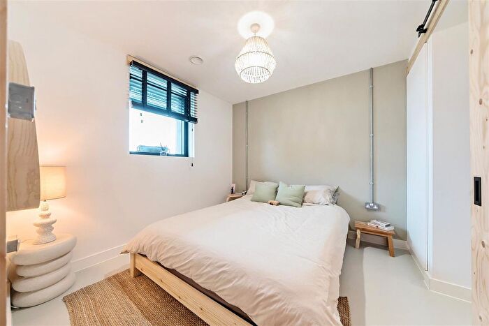 1 Bedroom Flat To Rent In Happy Walk, Leeds, LS9