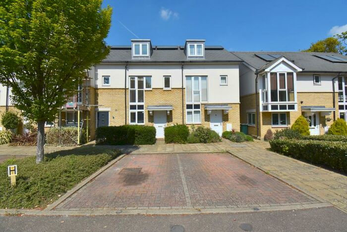 3 Bedroom Town House To Rent In Squirrels Close Swanley, BR8